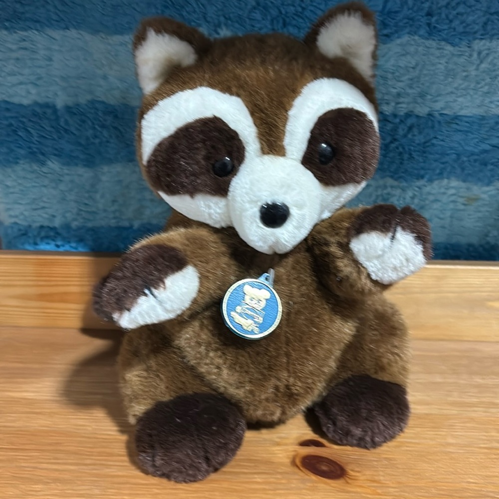 Dakin and Company raccoon vintage